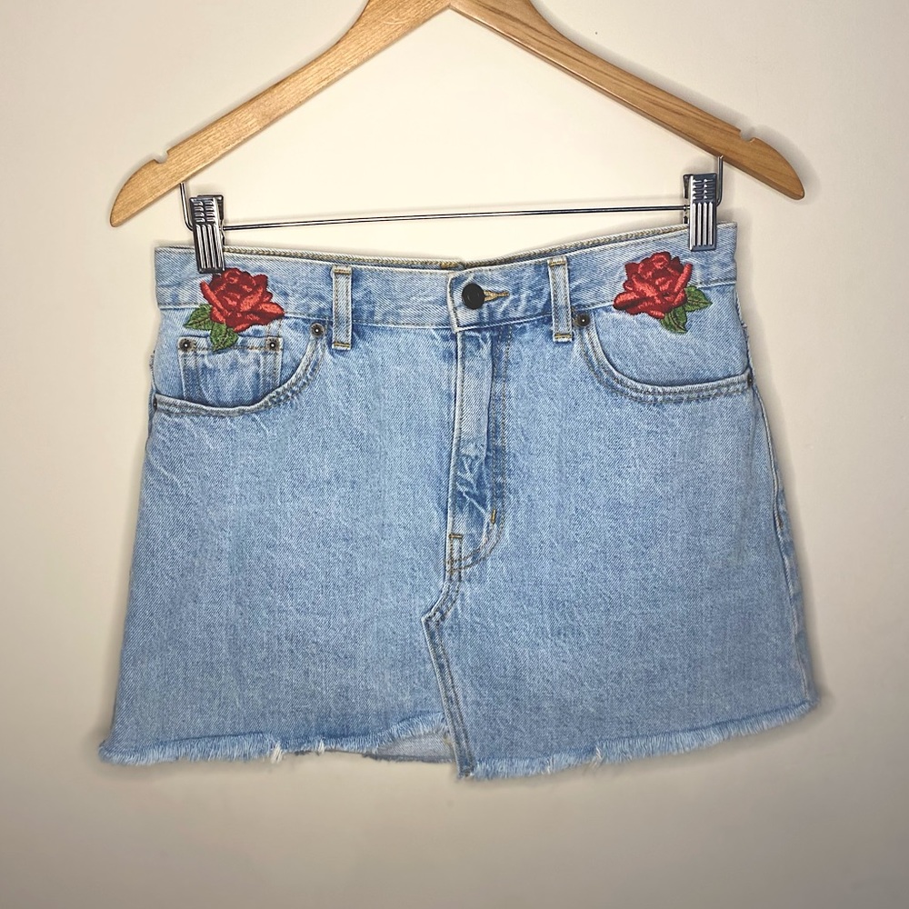 TNA (Aritzia) Mini Denim Skirt with Embroidered Red Roses - Size 6